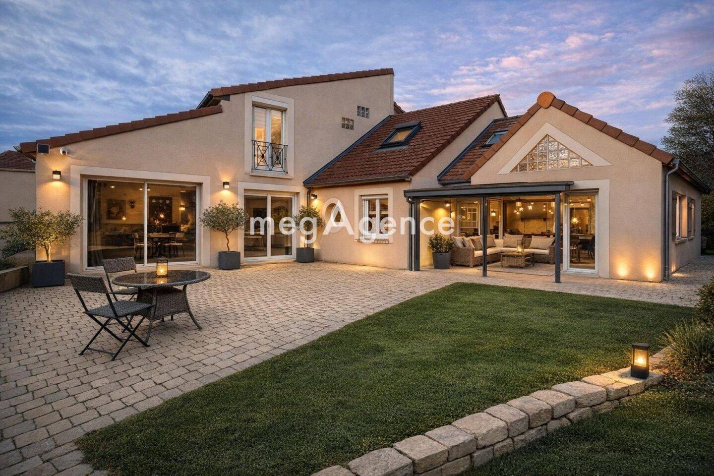 Maison à vendre, 203m², FONTENAY MAUVOISIN
