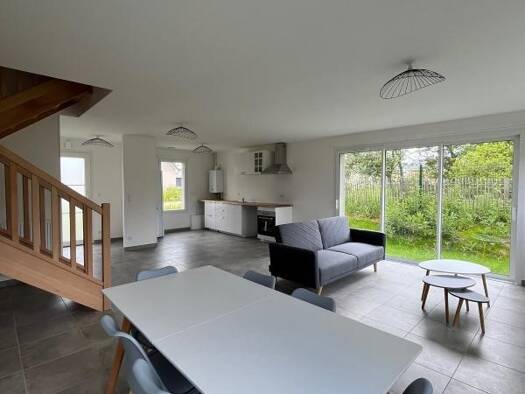 Maison à louer 1 200 € 4 pièces 3 chambres 102,6 m² 298 m² de terrain Heudebouville 27400