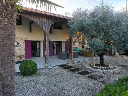 Maison à vendre 599 000 € 6 pièces 5 chambres 219 m² 1 347 m² de terrain Salles 33770