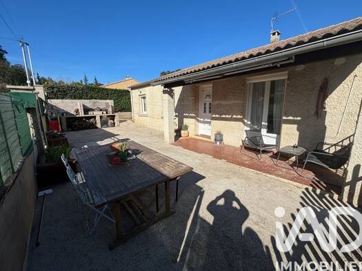 Maison de plain-pied à vendre 260 000 € 4 pièces 3 chambres 122 m² 486 m² de terrain Urbain Sud Ouest Bagnols-sur-Cèze 30200