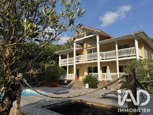 Maison à vendre 1 049 000 € 8 pièces 5 chambres 184 m² 1 198 m² de terrain Lacanau 33680