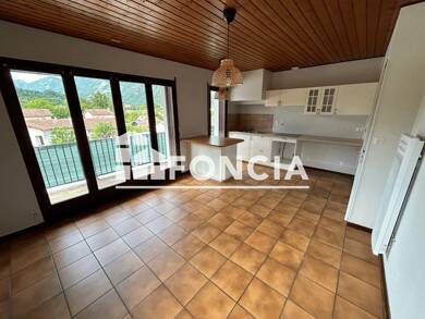 Appartement à louer 672 € 3 pièces 2 chambres 51,7 m² 2ème étage Peripherie Vif 38450