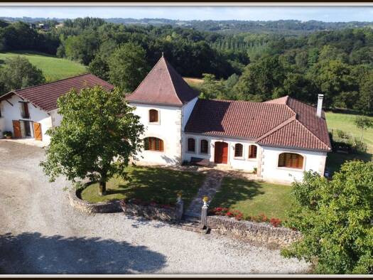 Maison à vendre 990 000 € 7 pièces 4 chambres 297 m² 130 000 m² de terrain Poyanne 40380