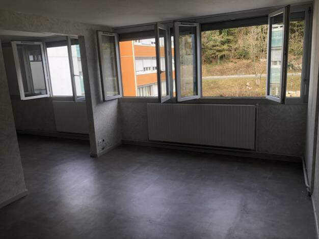 Appartement à louer 807 € 4 pièces 3 chambres 87 m² Étage 2/3 Oyonnax 01100