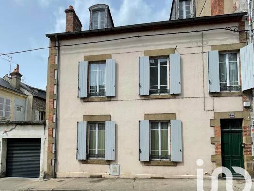 Maison de ville à vendre 169 900 € 11 pièces 5 chambres 210 m² Centre Historique Moulins 03000
