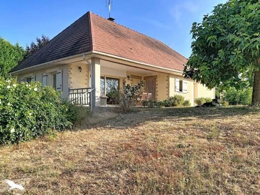 Maison de plain-pied à vendre 265 500 € 5 pièces 3 chambres 115 m² 3 830 m² de terrain Vignols 19130