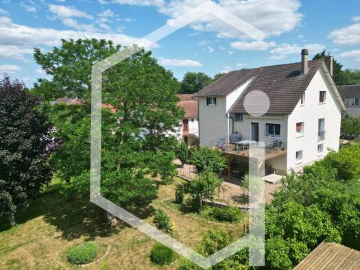 Maison à vendre 183 000 € 8 pièces 5 chambres 167 m² 916 m² de terrain Cosne cours sur Loire 58200