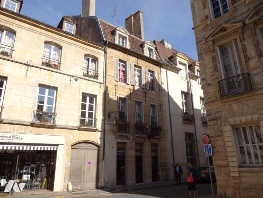 Appartement à louer 340 € 1 pièce 13 m² RDC Dijon 21000
