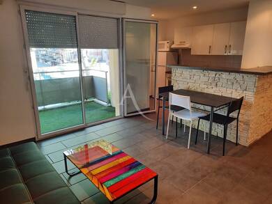 Appartement à louer 605 € 2 pièces 1 chambre 40 m² Étage 1/2 Centre Castelginest 31780