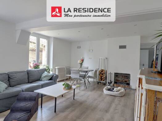 Maison de ville à vendre 294 000 € 8 pièces 6 chambres 210 m² 368 m² de terrain Le Val Les Andelys 27700