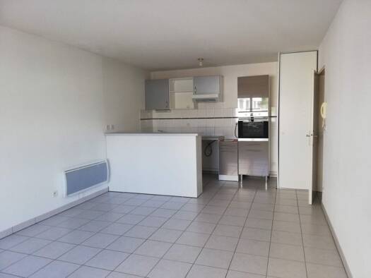 Appartement à louer 609 € 3 pièces 2 chambres 55 m² RDC Saint Eloi-Touffenet-Breuil-Mingot Poitiers 86000