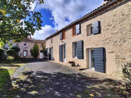 Maison à vendre 309 000 € 6 pièces 3 chambres 134 m² Montaigu-Vendée 85600