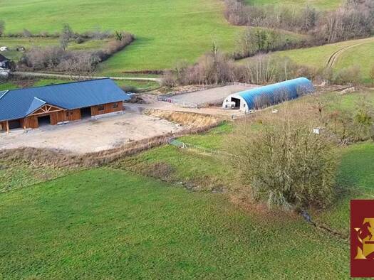 Maison à vendre - Première occupation 892 500 € 3 pièces 2 chambres 158 m² 266 630 m² de terrain Soulce-Cernay 25190