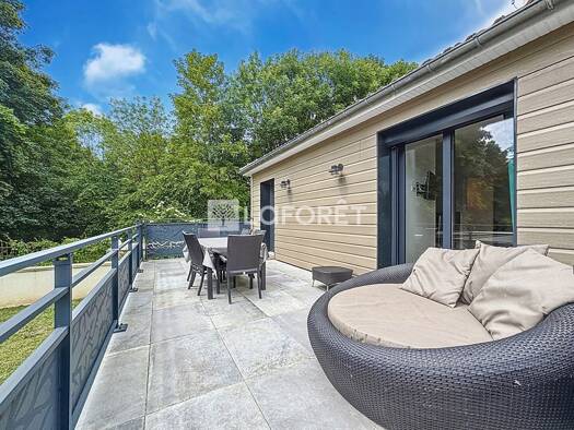 Maison de plain-pied à vendre 422 000 € 3 pièces 2 chambres 121 m² 622 m² de terrain Ranville 14860
