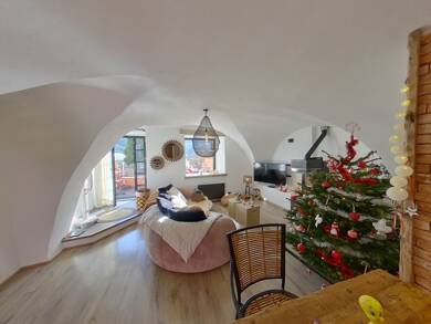Appartement à vendre 330 000 € 3 pièces 2 chambres 84 m² RDC/3 Faucon de Barcelonnette 04400