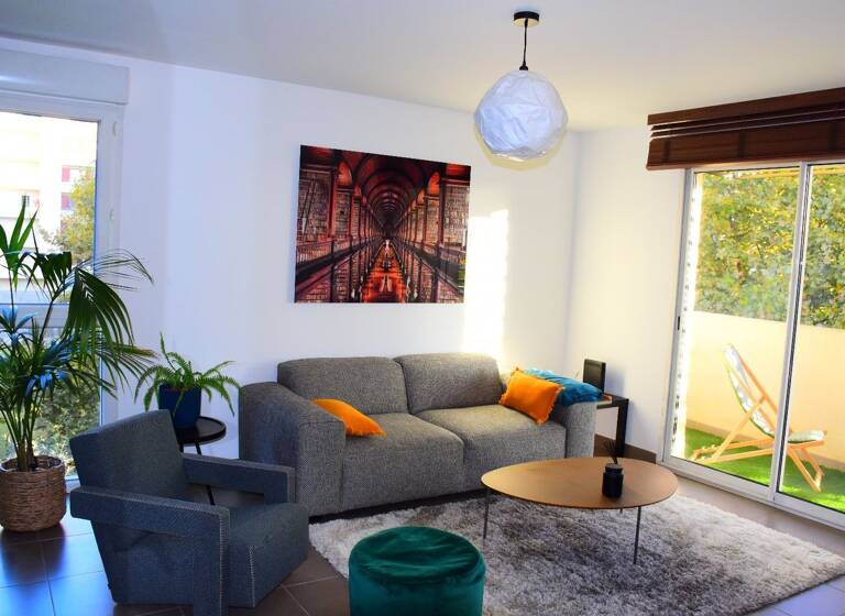 Appartement à louer 1 075 € 2 pièces 1<br/>chambre 50 m²<br/>superficie 3/1<br/>étage Port Marianne Montpellier 34000
