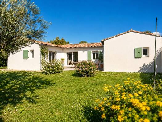 Maison à vendre 699 999 € 4 pièces 3 chambres 101 m² 592 m² de terrain Sainte-Marie-de-Ré 17740