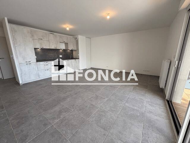 Maison à louer, 69m², HYERES