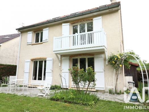 Maison à vendre 720 000 € 7 pièces 5 chambres 145 m² 417 m² de terrain Saint-Germain-en-Laye 78112