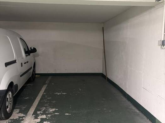 Parking à louer 95 € 12 m² Cambronne-Garibaldi Paris 15ème arrondissement 75015