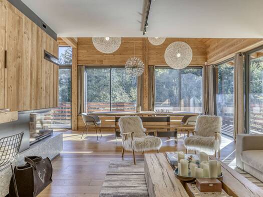 Chalet à vendre 2 400 000 € 8 pièces 6 chambres 325 m² 1 482 m² de terrain Est Saint-Gervais-les-Bains 74170