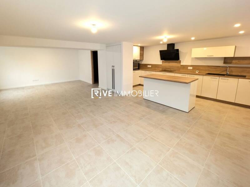 Maison à louer, 241m², EXCENEVEX