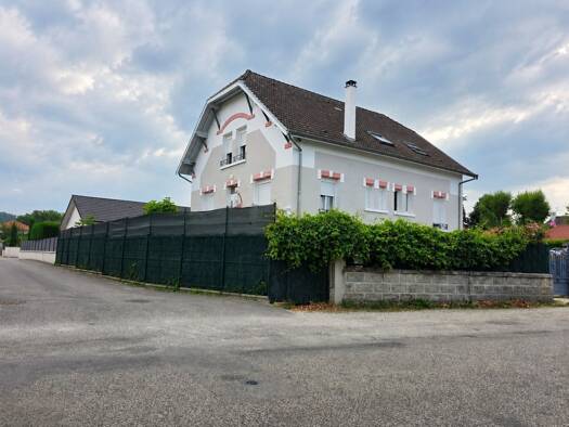 Maison à vendre 338 100 € 6 pièces 5 chambres 236 m² 507 m² de terrain Les Abrets en Dauphiné 38490