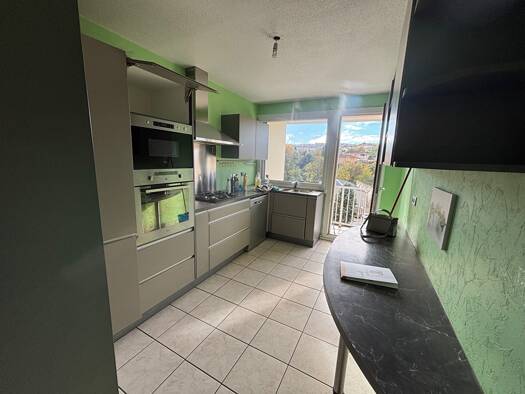 Appartement à louer 900 € 5 pièces 3 chambres 95 m² Étage 6/6 Autres quartiers et hameaux Pont-Évêque 38780