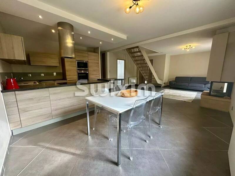 Maison à louer, 111m², GEX