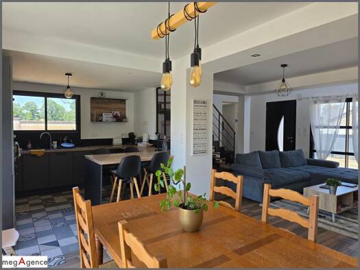 Maison à vendre 276 500 € 5 pièces 3 chambres 114 m² 1 200 m² de terrain Chauvigné 35490