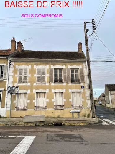 Maison à vendre 108 000 € 6 pièces 5 chambres 210 m² 250 m² de terrain Villeneuve-la-Guyard 89340
