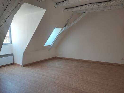 Appartement à vendre 79 900 € 3 pièces 2 chambres 48 m² Étage 2/2 Foirail Bergerac 24100