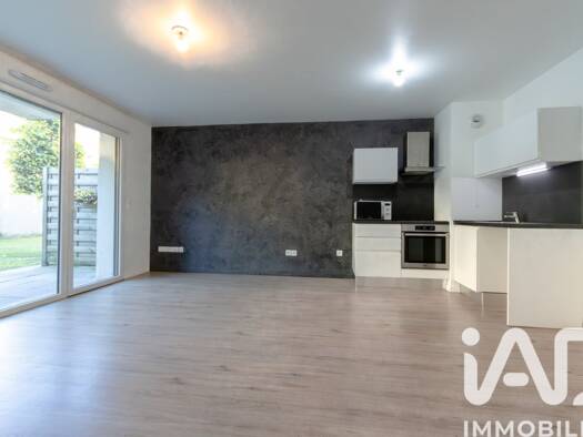 Appartement à vendre 215 000 € 3 pièces 2 chambres 59 m² RDC/3 Cinq Bonniers Faches-Thumesnil 59155