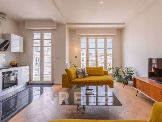 Appartement à vendre 890 000 € 3 pièces 2 chambres 77 m² 5 étages Masséna Nice 06000