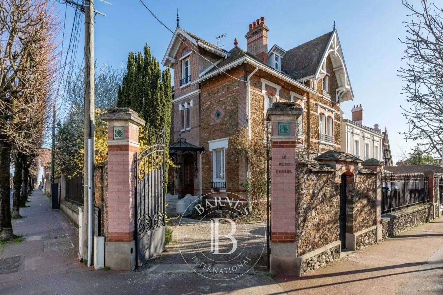 Maison à vendre, 364m², SAINT MAUR DES FOSSES