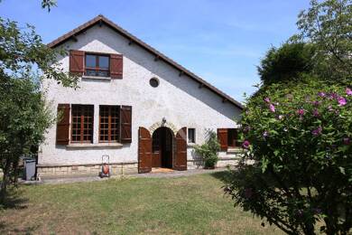 Maison à louer 1 652 € 5 pièces 3 chambres 106 m² 590 m² de terrain Centre Haut Vernouillet 78540
