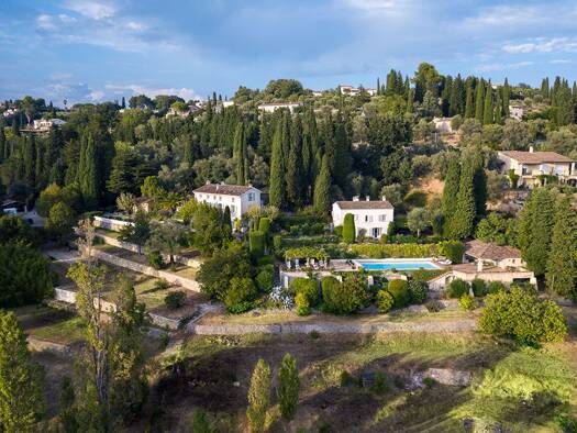 Maison à vendre 4 250 000 € 15 pièces 10 chambres 520,85 m² 22 337 m² de terrain Plascassier Grasse 06130