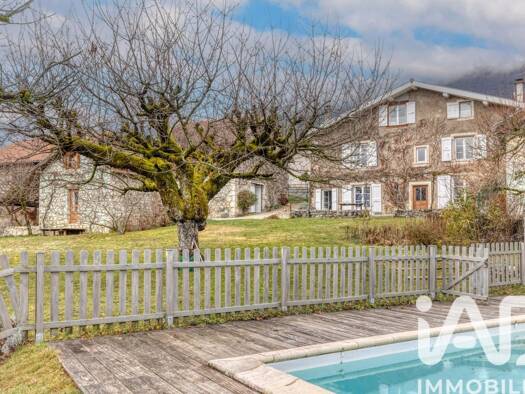 Maison à vendre 1 196 000 € 8 pièces 6 chambres 303 m² 1 682 m² de terrain Corbonne-Centre-Maréchaux Saint-Ismier 38330