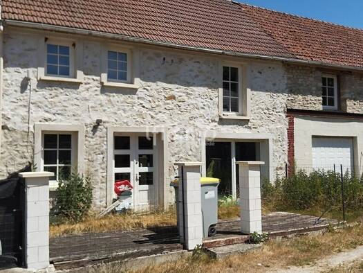 Immeuble à vendre 290 500 € 260 m² Priez 02470