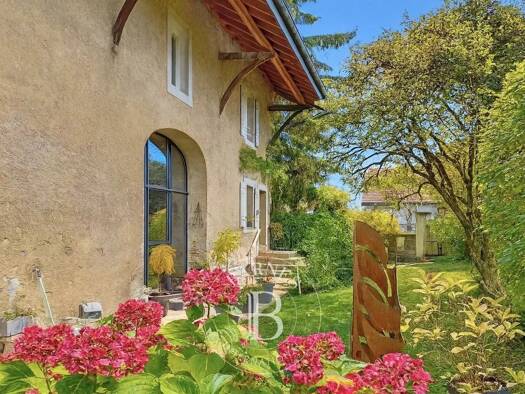 Maison à vendre 890 000 € 5 pièces 3 chambres 239 m² 1 103 m² de terrain Ballaison 74140