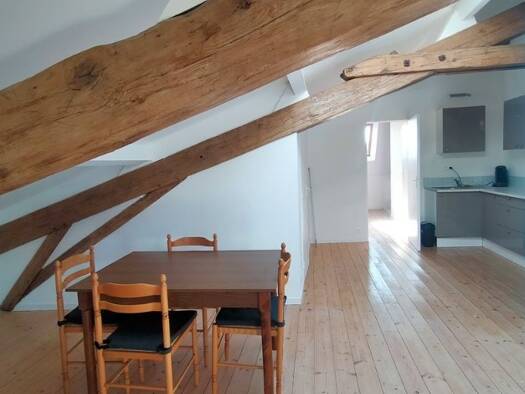 Appartement à louer 498 € 2 pièces 1 chambre 42 m² Pellegrue 33790