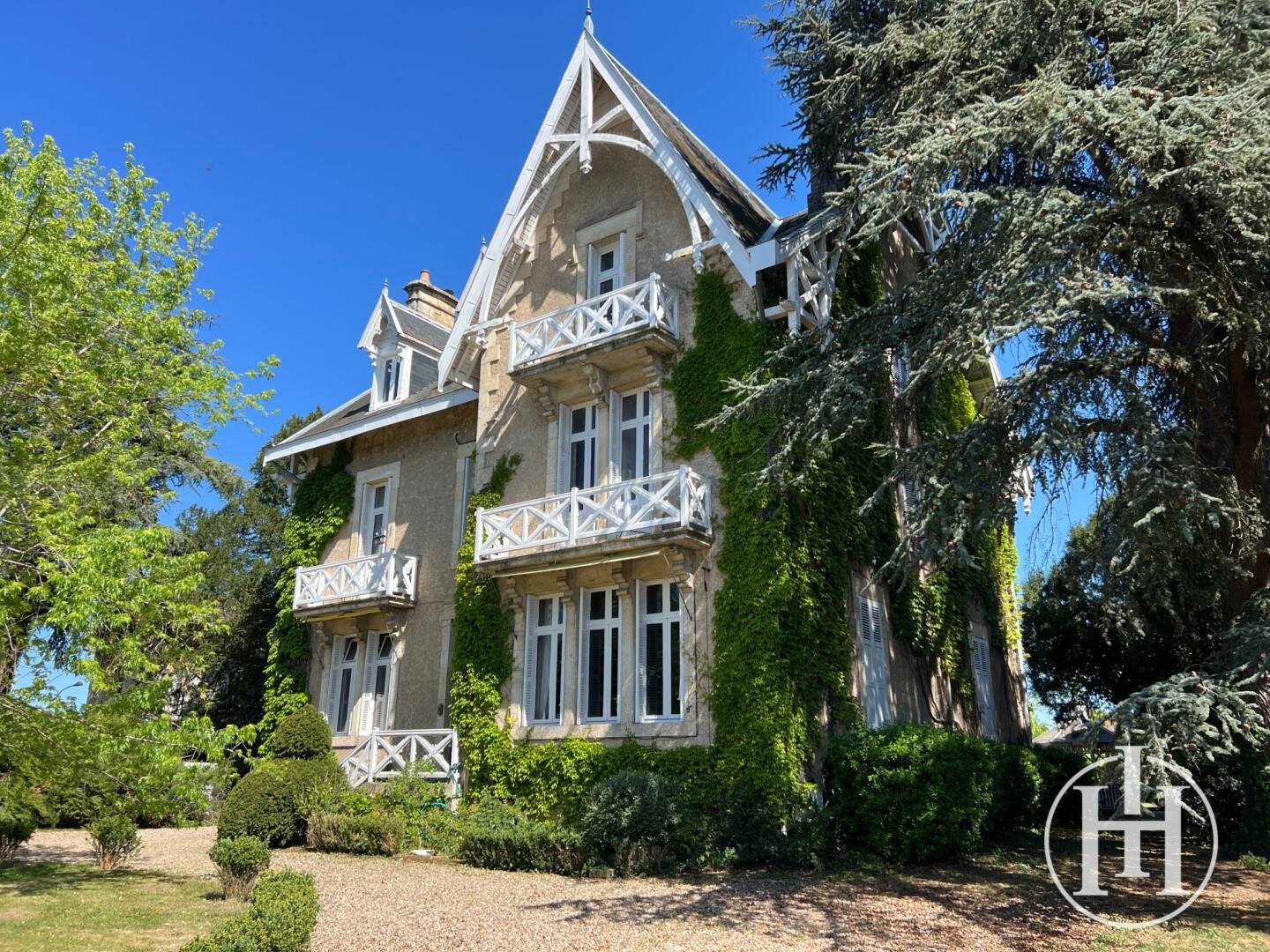 Maison à vendre, 416m², SAINT AMAND MONTROND