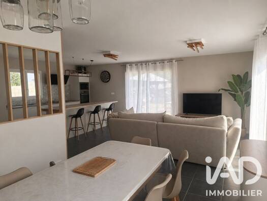 Maison de plain-pied à vendre 280 000 € 4 pièces 3 chambres 98,75 m² 557 m² de terrain Peaugres 07340