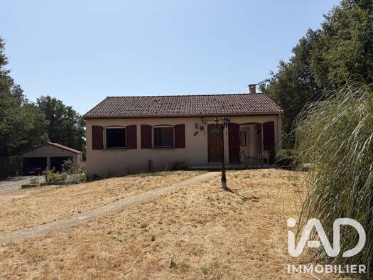 Maison de plain-pied à vendre 125 000 € 4 pièces 3 chambres 70,73 m² Courçais 03370