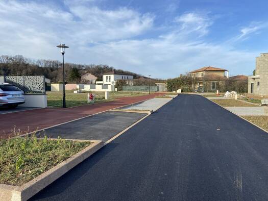 Terrain constructible viabilisé à vendre 250 000 € 400 m² de terrain Azieu Genas 69740