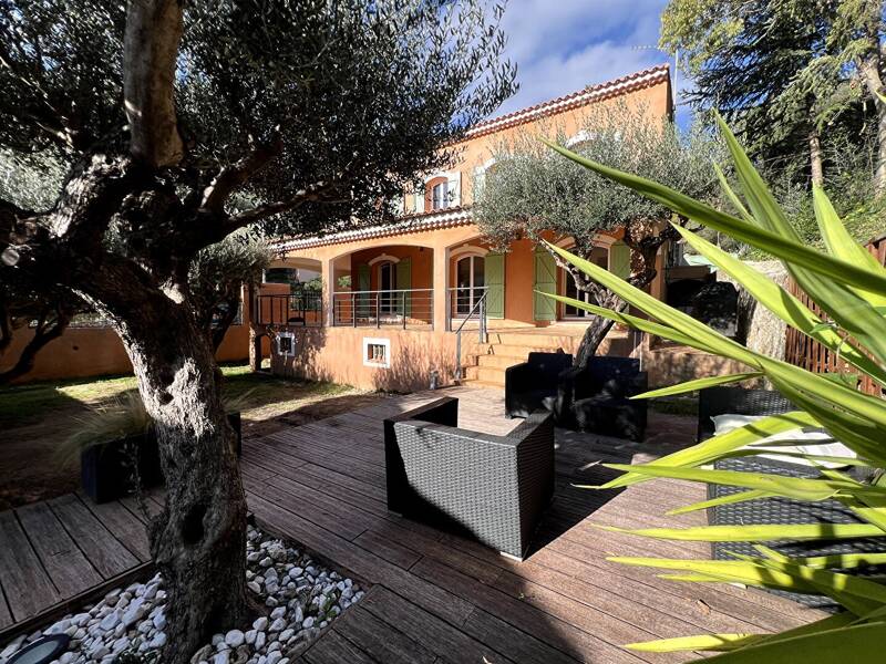 Maison à vendre, 182m², LE REVEST LES EAUX