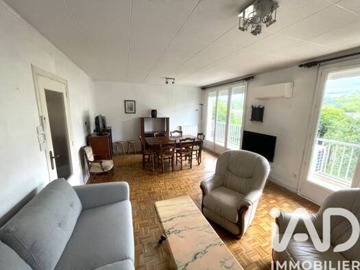 Appartement à vendre 120 000 € 4 pièces 2 chambres 70,21 m² Étage 1/4 Les Iles de Mars-Les Olympiades Le Pont-de-Claix 38800