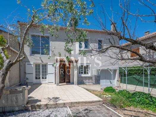 Maison à vendre 375 000 € 5 pièces 4 chambres 122 m² 246 m² de terrain Fontvieille 13990