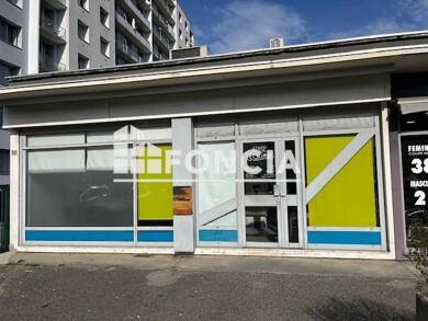 Local commercial à louer 976 € 95 m² de surface de vente Frange Verte-Commanderie Échirolles 38130