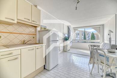 Appartement à louer 550 € 1 pièce 25 m² Étage 1/4 Sud Le Grau du Roi 30240